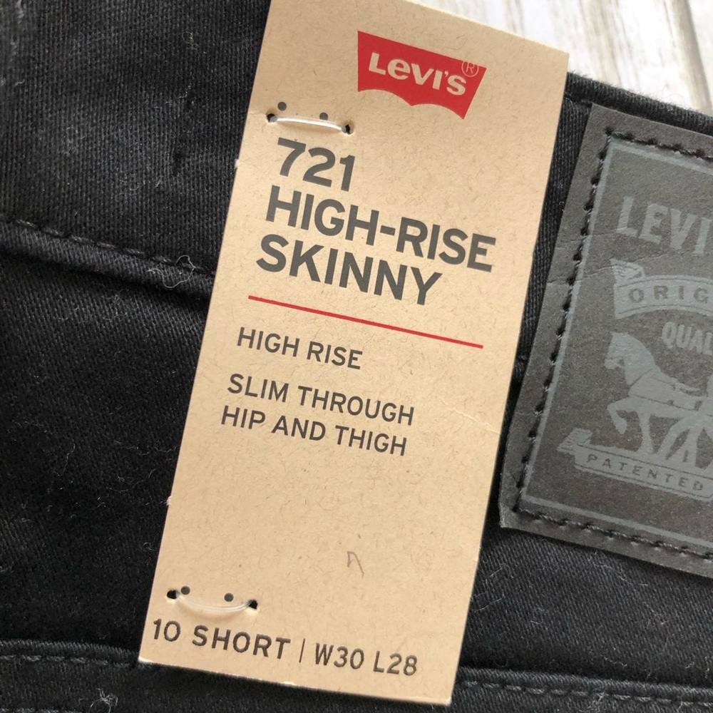 Levi’s NWT 721 black high waisted jeans - Picture 6 of 6